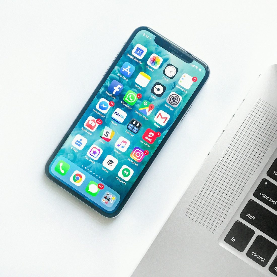 LM体育 APP 赛程与赛事列表界面示意